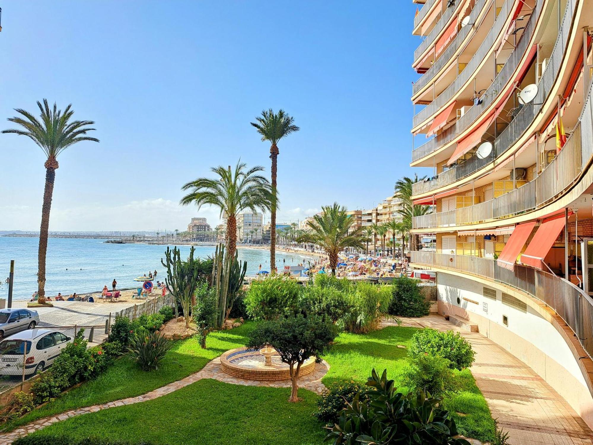 Garden Beach Apartment Τορεβιέχα Εξωτερικό φωτογραφία