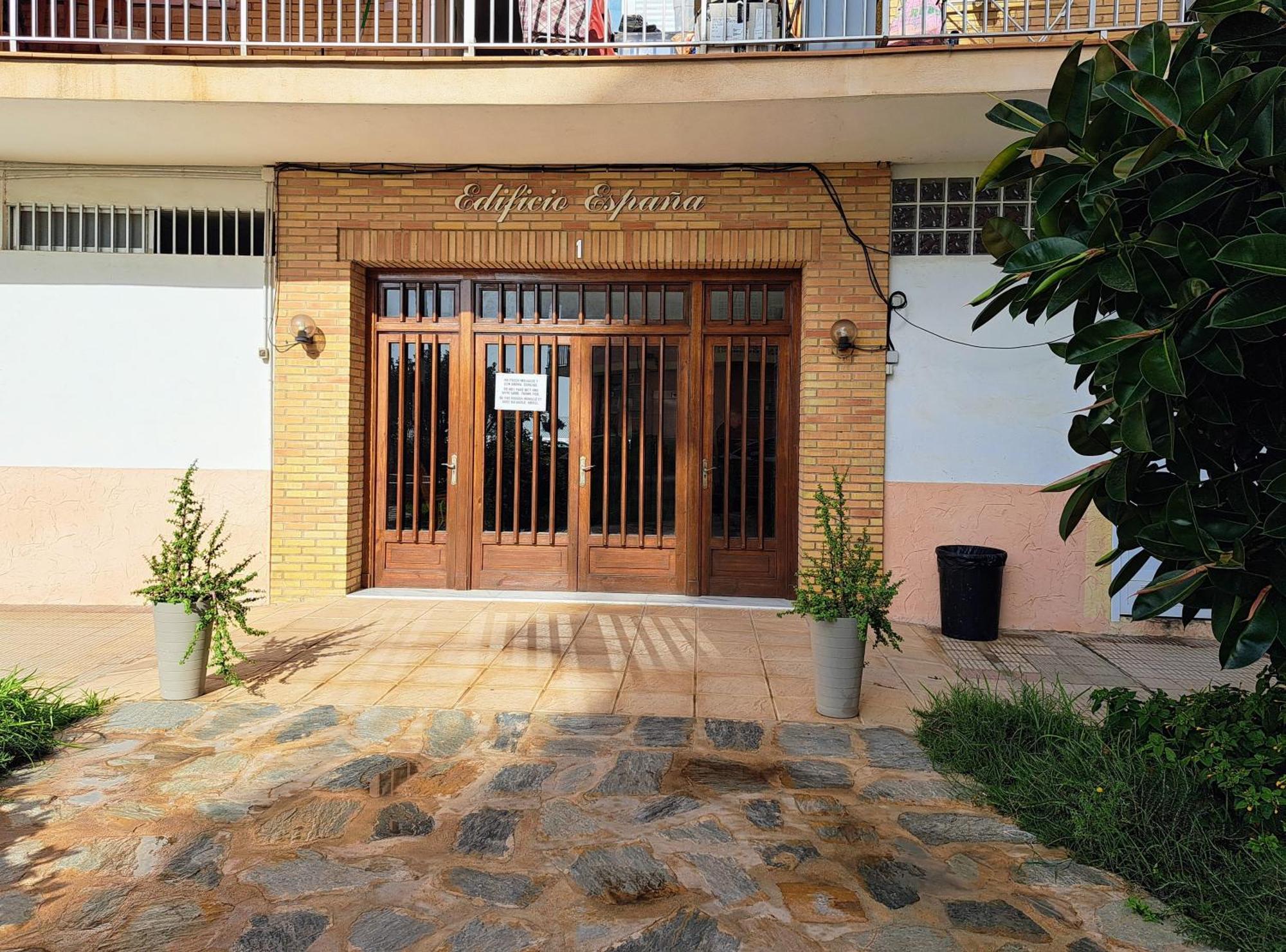 Garden Beach Apartment Τορεβιέχα Εξωτερικό φωτογραφία
